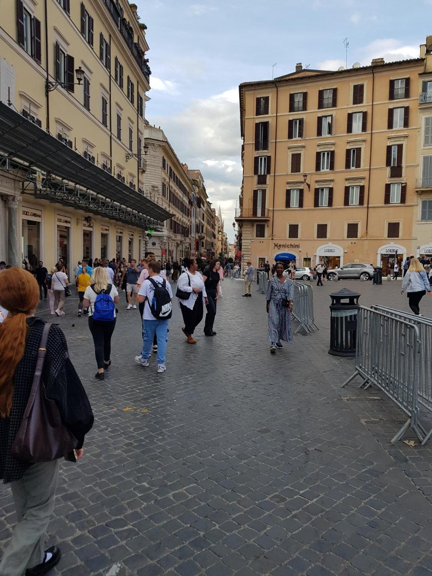 Maria- Piazza Di Spagna -fontana Di Trevi * Roma